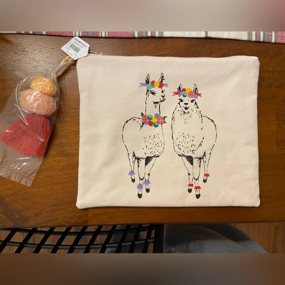 Paper Source Llama Pouch